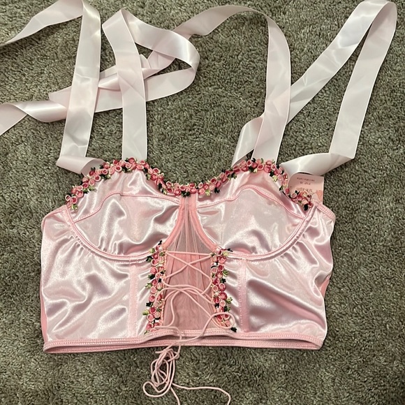 SHEIN floral crop top - Picture 2 of 4